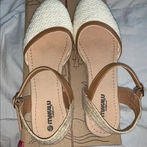 Women’s flats
